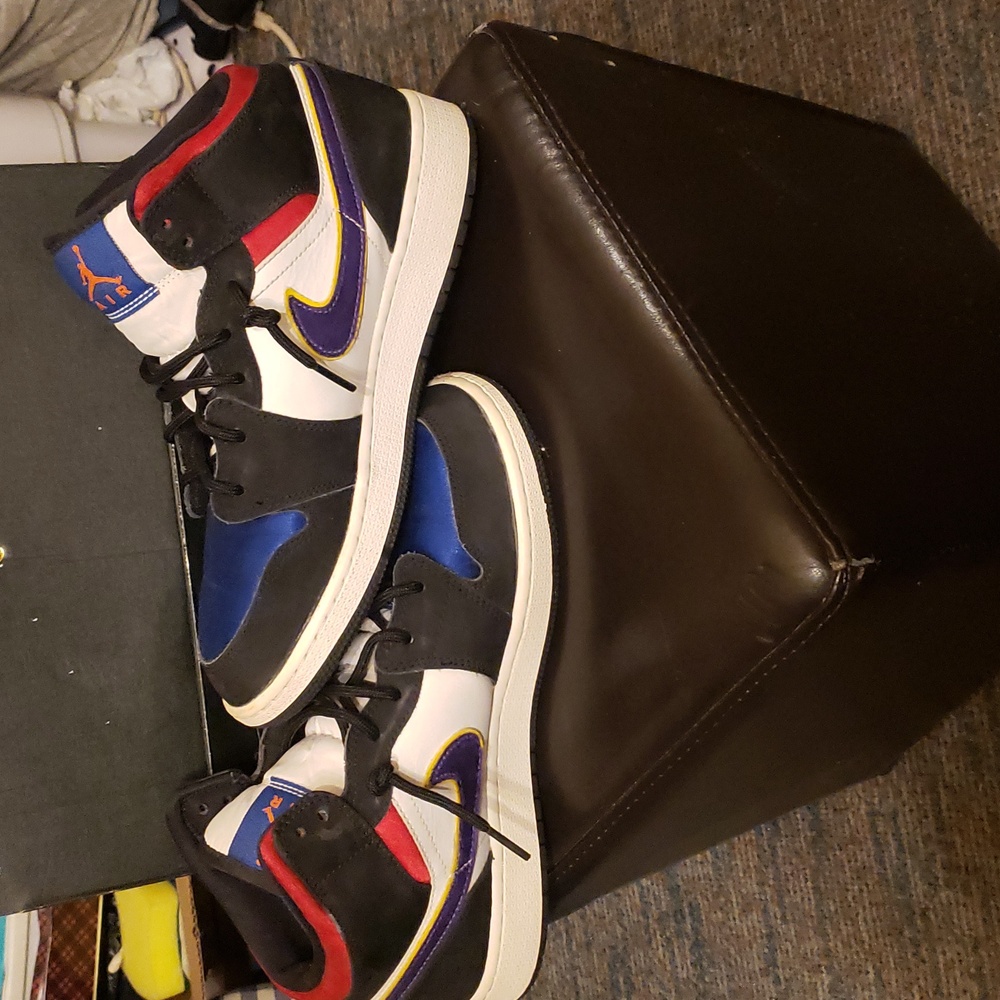 Nike Air Jordan 1 Mid SE GS 'Rivals' (Size 7Y / Women's 8.5)